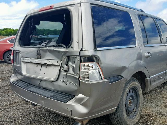 5LMFU28568LJ07454 - 2008 LINCOLN NAVIGATOR 银色 照片 9
