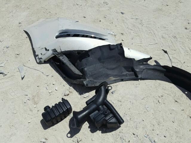 1G1ZC5E12BF347836 - 2011 CHEVROLET MALIBU 1LT WHITE photo 9