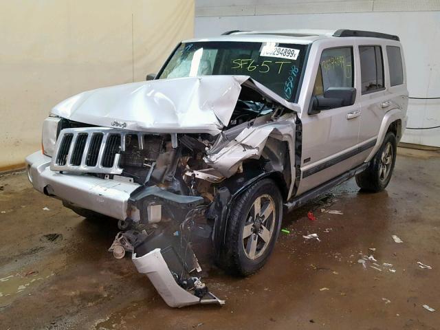 1J8HG48K68C155098 - 2008 JEEP COMMANDER SILVER photo 2