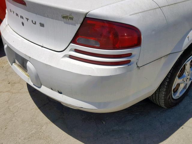 1B3EL36X74N193437 - 2004 DODGE STRATUS SE WHITE photo 9