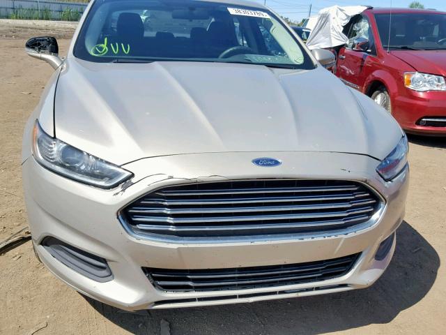 3FA6P0H70FR179243 - 2015 FORD FUSION SE TAN photo 9