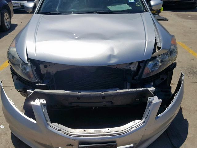 1HGCP3F85CA031722 - 2012 HONDA ACCORD EXL SILVER photo 9