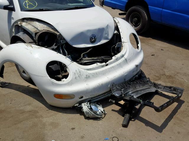 3VWDD21C51M458347 - 2001 VOLKSWAGEN NEW BEETLE თეთრი ფოტო 9