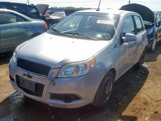 KL1TD66E19B650911 - 2009 CHEVROLET AVEO LS SILVER photo 2