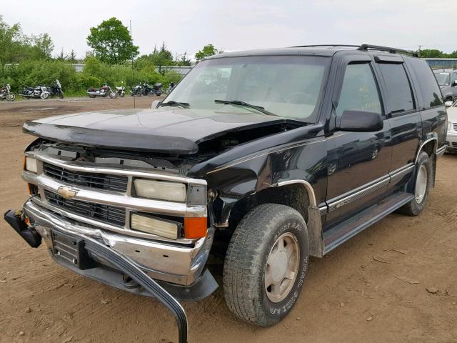 1GNEK13R4TJ340760 - 1996 CHEVROLET TAHOE BLACK photo 2