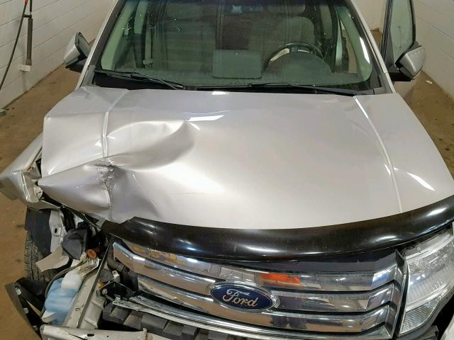 1FMDK02W18GA23766 - 2008 FORD TAURUS X S GRAY photo 7