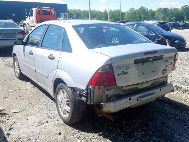 1FAFP34N36W216322 - 2006 FORD FOCUS ZX4 SILVER photo 3