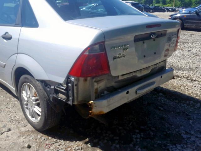 1FAFP34N36W216322 - 2006 FORD FOCUS ZX4 SILVER photo 9