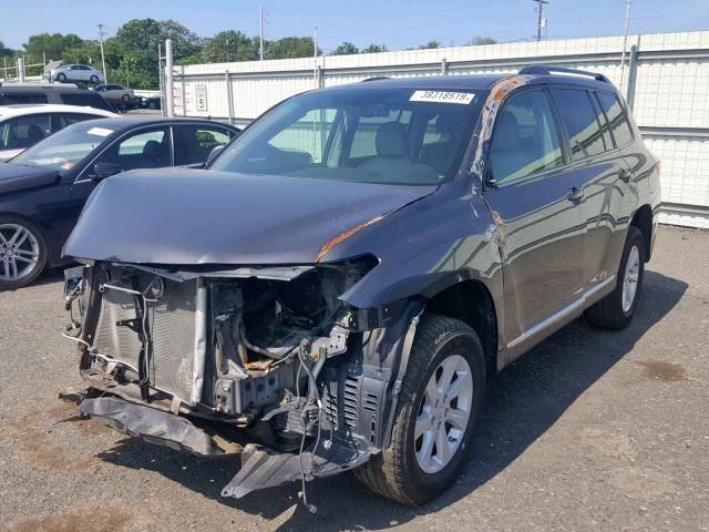 5TDBK3EH0DS181347 - 2013 TOYOTA HIGHLANDER GRAY photo 2