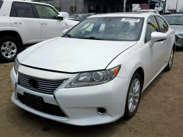 JTHBW1GG2E2063787 - 2014 LEXUS ES 300H WHITE photo 2