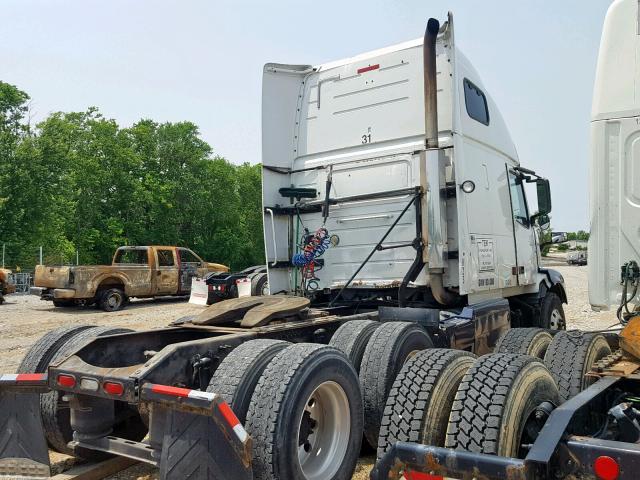 4V4NC9TJ14N364043 - 2004 VOLVO VN VNL WHITE photo 4