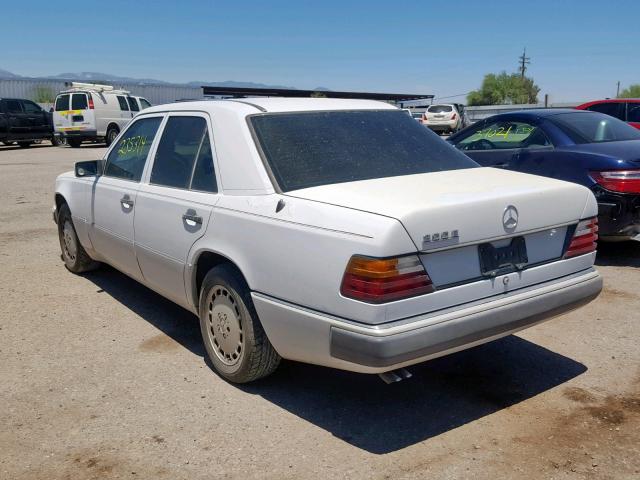 WDBEA26D9LB131315 - 1990 MERCEDES-BENZ 300 E 2.6 WHITE photo 3