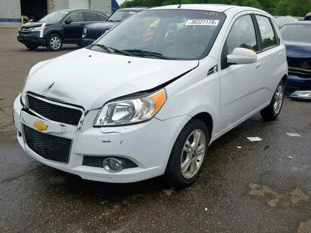 KL1TG6DE2BB253711 - 2011 CHEVROLET AVEO LT WHITE photo 2