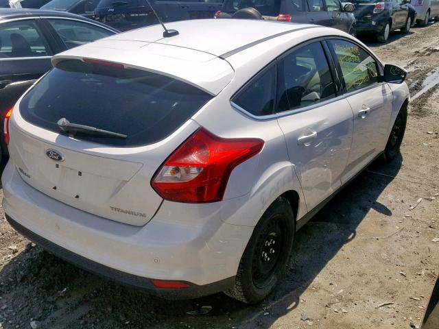 1FAHP3N21CL295970 - 2012 FORD FOCUS TITA WHITE photo 4