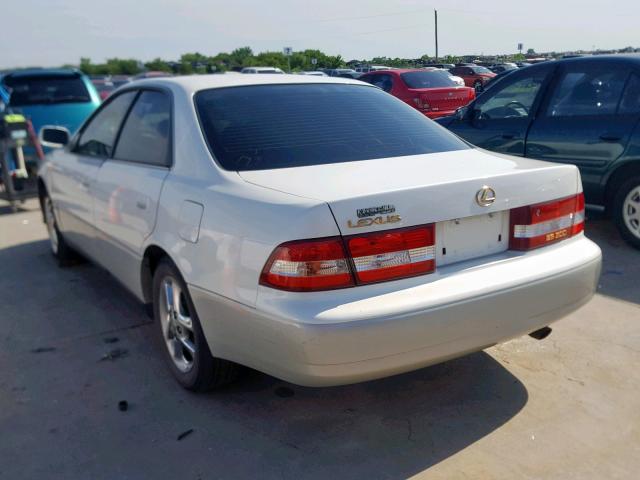 JT8BF28G310293011 - 2001 LEXUS ES 300 WHITE photo 3