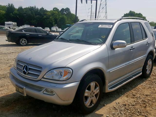 4JGAB57E75A537376 - 2005 MERCEDES-BENZ ML 350 SILVER photo 2