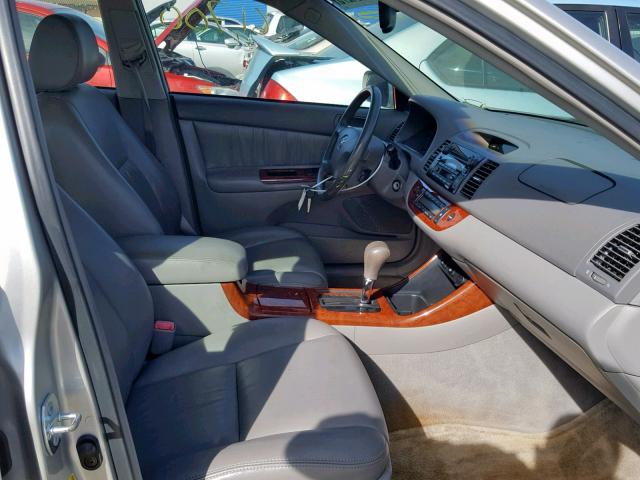 4T1BF30K74U582103 - 2004 TOYOTA CAMRY LE SILVER photo 5