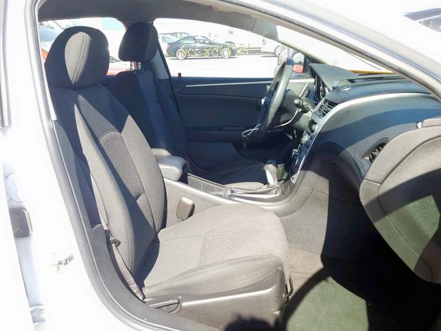 1G1ZH57B09F250619 - 2009 CHEVROLET MALIBU 1LT WHITE photo 5