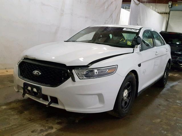 1FAHP2MT0JG137095 - 2018 FORD TAURUS POL WHITE photo 2