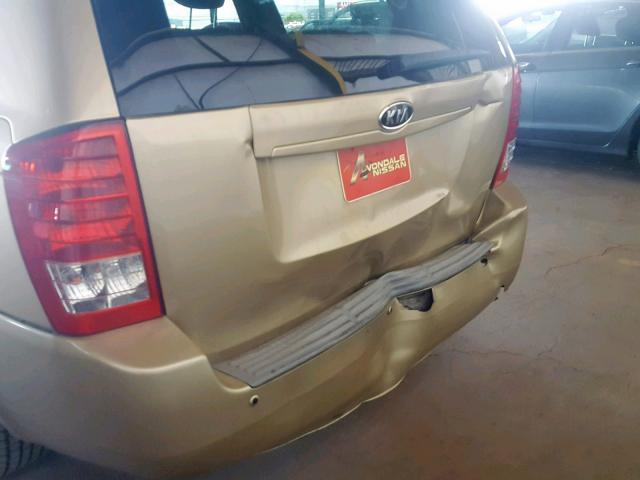 KNDMG4C70B6371348 - 2011 KIA SEDONA LX TAN photo 9