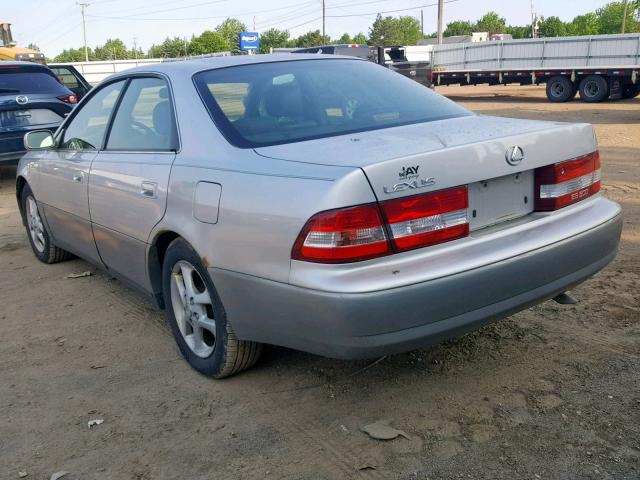 JT8BF28G610305507 - 2001 LEXUS ES 300 SILVER photo 3