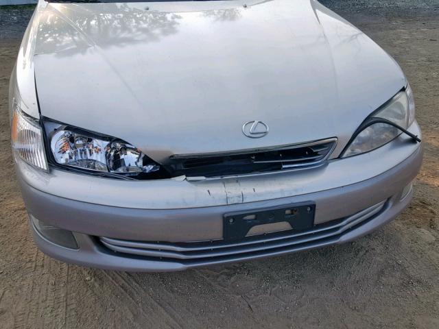 JT8BF28G610305507 - 2001 LEXUS ES 300 SILVER photo 9