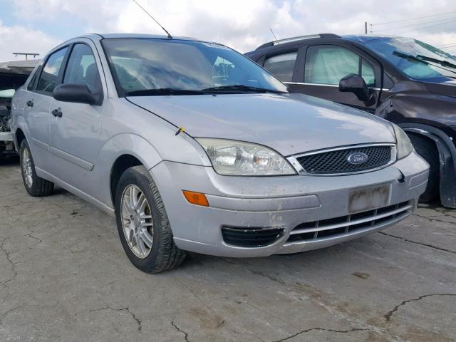 1FAFP34N65W116777 - 2005 FORD FOCUS ZX4 SILVER photo 1