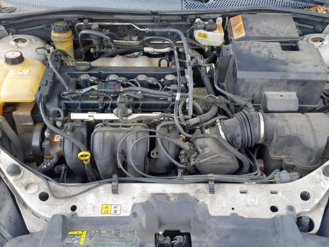 1FAFP34N65W116777 - 2005 FORD FOCUS ZX4 SILVER photo 7