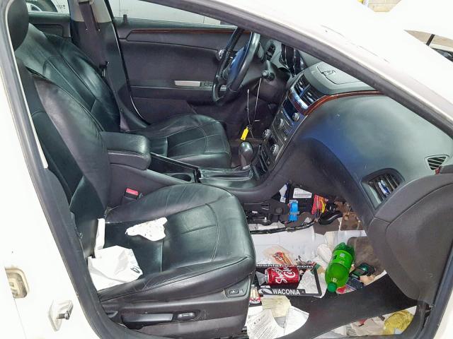 1G1ZE5E72AF222011 - 2010 CHEVROLET MALIBU LTZ თეთრი ფოტო 5
