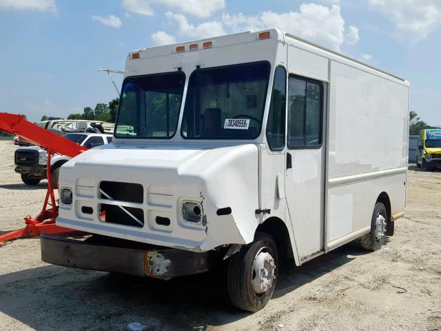 4UZABJCP74CM88974 - 2004 FREIGHTLINER CHASSIS M WHITE photo 2