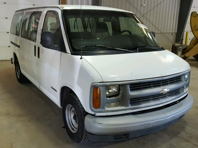 1GNFG15M521189904 - 2002 CHEVROLET EXPRESS G1 WHITE photo 1