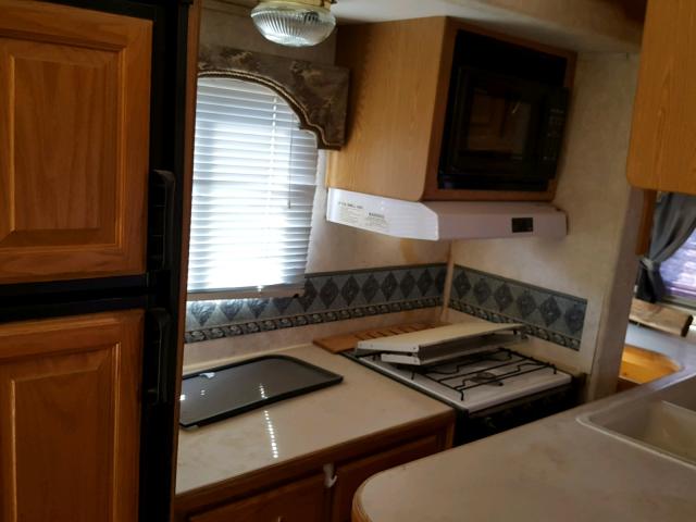 4YDF3292924058814 - 2002 KEYSTONE MONTANA WHITE photo 10