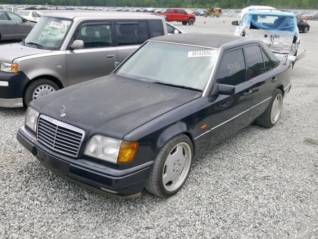 WDBEA28E1PB890410 - 1993 MERCEDES-BENZ 300 E 2.8 BLACK photo 2