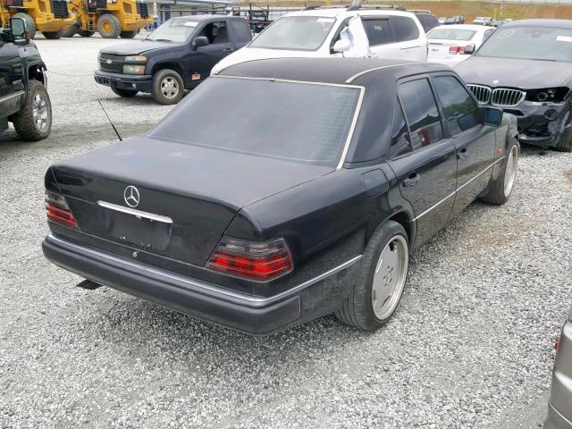 WDBEA28E1PB890410 - 1993 MERCEDES-BENZ 300 E 2.8 BLACK photo 4