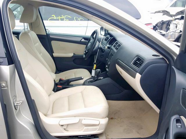 3VWLA7AJXFM219187 - 2015 VOLKSWAGEN JETTA TDI TAN photo 5