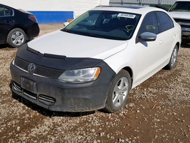 3VWLL7AJ1BM112632 - 2011 VOLKSWAGEN JETTA TDI WHITE photo 2