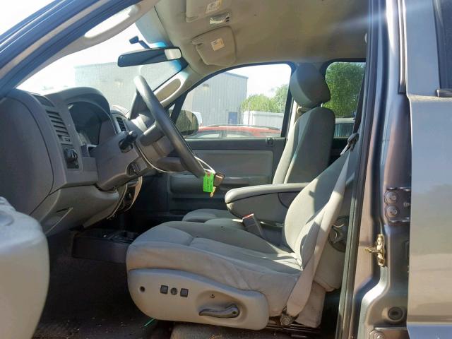 1D7HW48N66S664850 - 2006 DODGE DAKOTA QUA GRAY photo 5