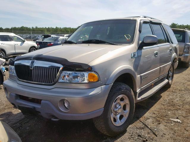 5LMFU28RX2LJ10125 - 2002 LINCOLN NAVIGATOR 米色 照片 2