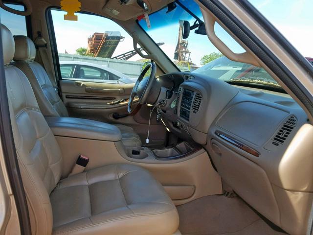 5LMFU28RX2LJ10125 - 2002 LINCOLN NAVIGATOR 米色 照片 5
