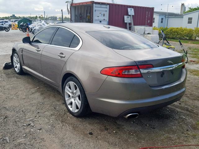 SAJWA0FAXAHR55870 - 2010 JAGUAR XF LUXURY GRAY photo 3