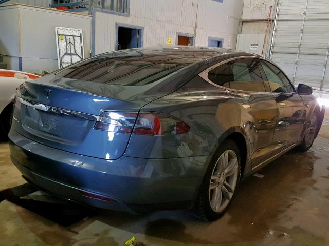 5YJSA1AC9DFP10557 - 2013 TESLA MODEL S GRAY photo 4