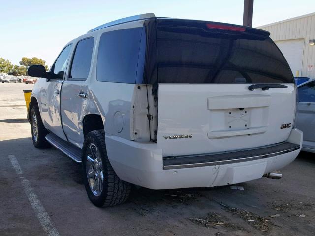 1GKFK638X7J257426 - 2007 GMC YUKON DENA WHITE photo 3