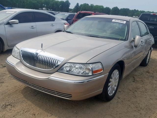 1LNHM81WX3Y671766 - 2003 LINCOLN TOWN CAR E BEIGE photo 2