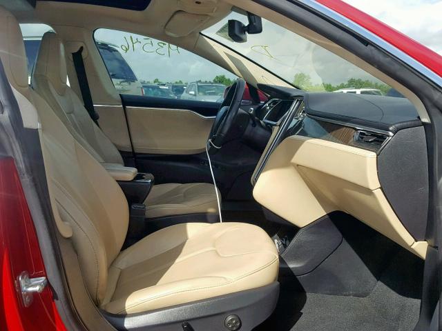 5YJSA1CN4DFP08391 - 2013 TESLA MODEL S أحمر صورة 5