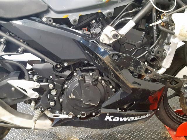 JKAEXKG12KDA25681 - 2019 KAWASAKI EX400 TWO TONE photo 5