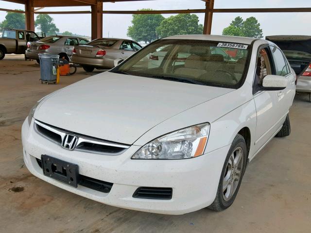 JHMCM56367C011656 - 2007 HONDA ACCORD SE WHITE photo 2