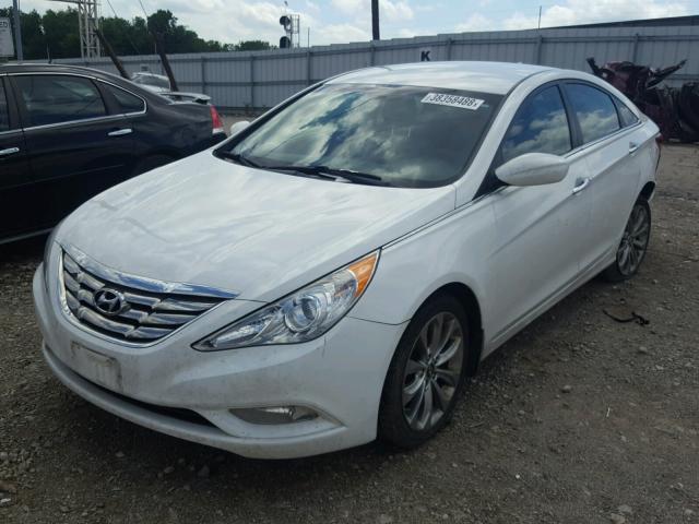 5NPEC4AC9CH311379 - 2012 HYUNDAI SONATA SE WHITE photo 2