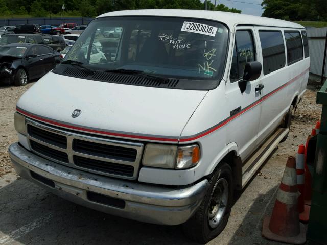 2B5WB35ZXRK174062 - 1994 DODGE RAM WAGON WHITE photo 2