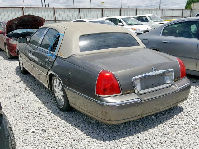 1LNHM83W64Y662285 - 2004 LINCOLN TOWN CAR U GRAY photo 3