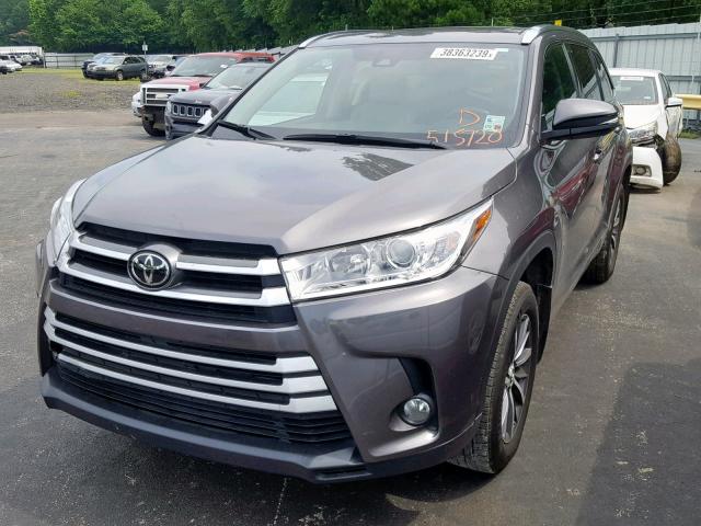 5TDKZRFH9HS515720 - 2017 TOYOTA HIGHLANDER CHARCOAL photo 2